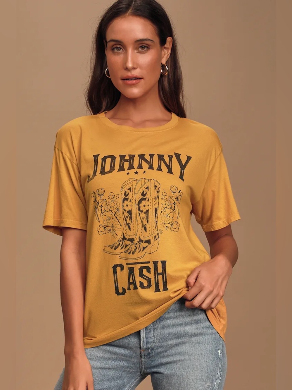Daydreamer Johnny Cash Boots Graphic Boyfriend Tee in Mustard Yellow, Size Small